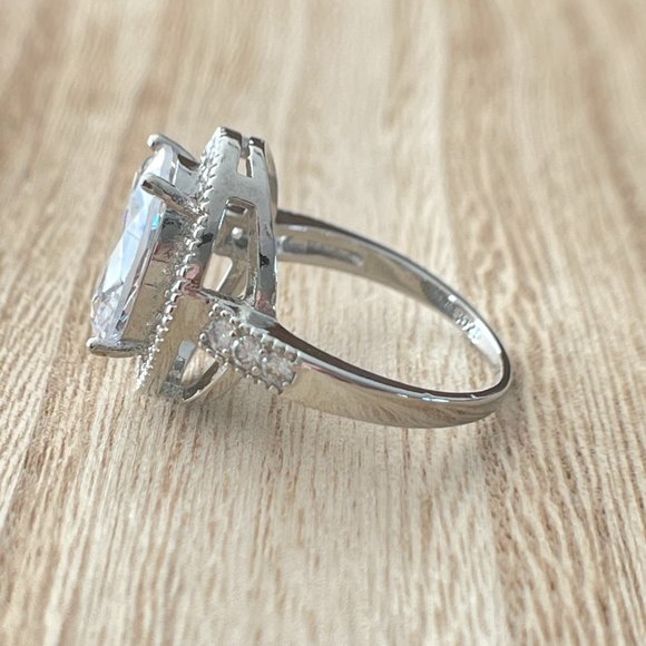 Oval Simulated Diamond Vintage Halo Ring - 925 Sterling Silver - Picture 2 of 5